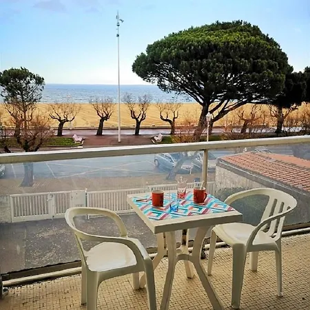 Face A La A 27 M² Avec Balcon Superbe * Αρασόν