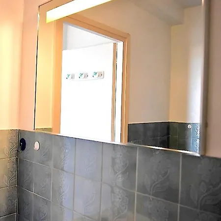 Face A La A 27 M² Avec Balcon Superbe *