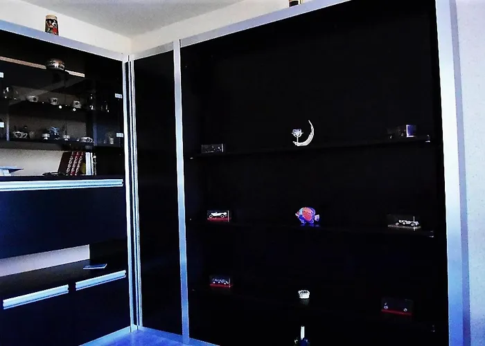 Face A La A 27 M² Avec Balcon Superbe 아파트 *