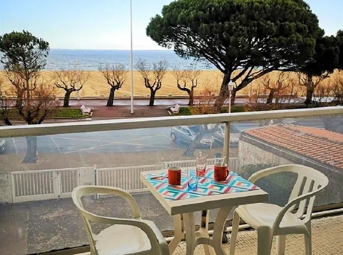 Face A La A 27 M² Avec Balcon Superbe * 아르카숑