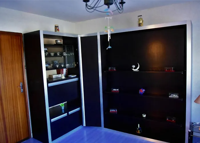 Face A La A 27 M² Avec Balcon Superbe 아파트 *